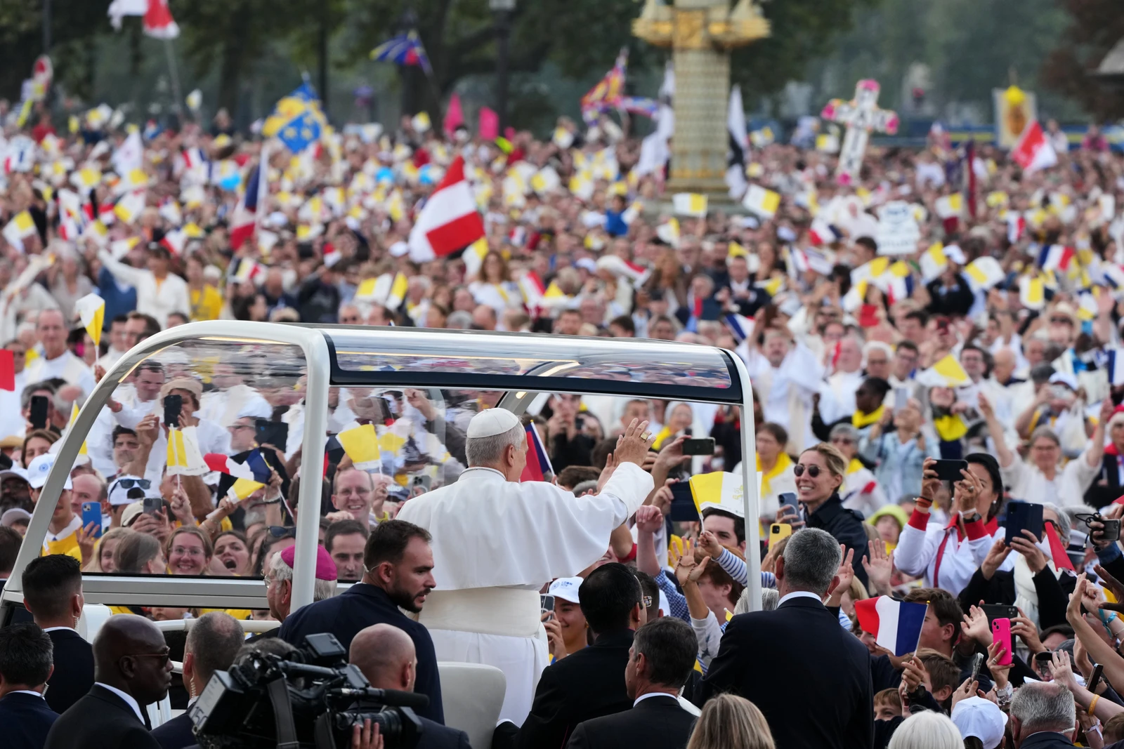 Pope Leo XIV arrives to celebrate mass at Place de la Concorde, Paris, Saturday. (AP)
