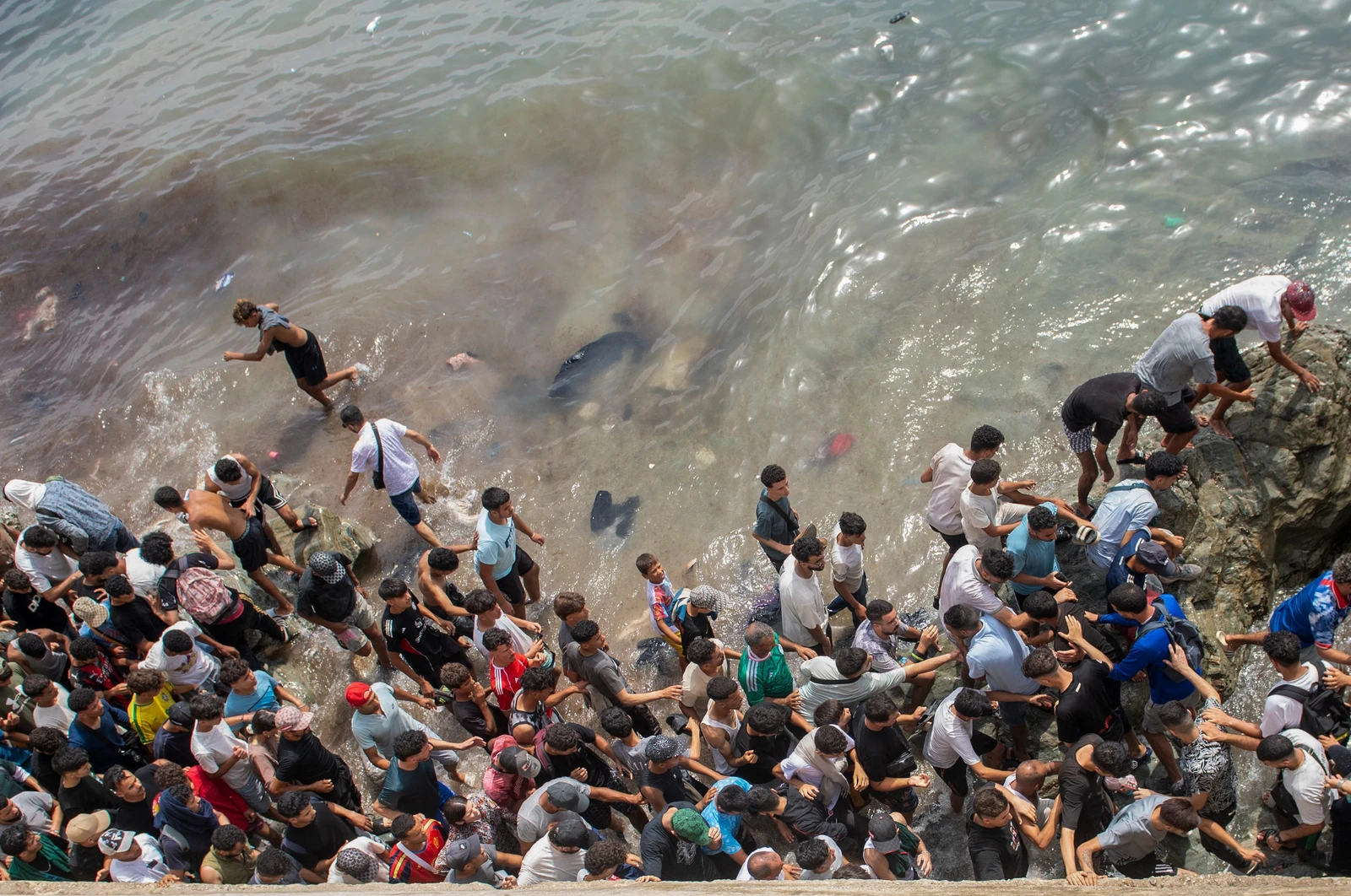 Italy extends border controls on visitors from Spain as migration feud continues