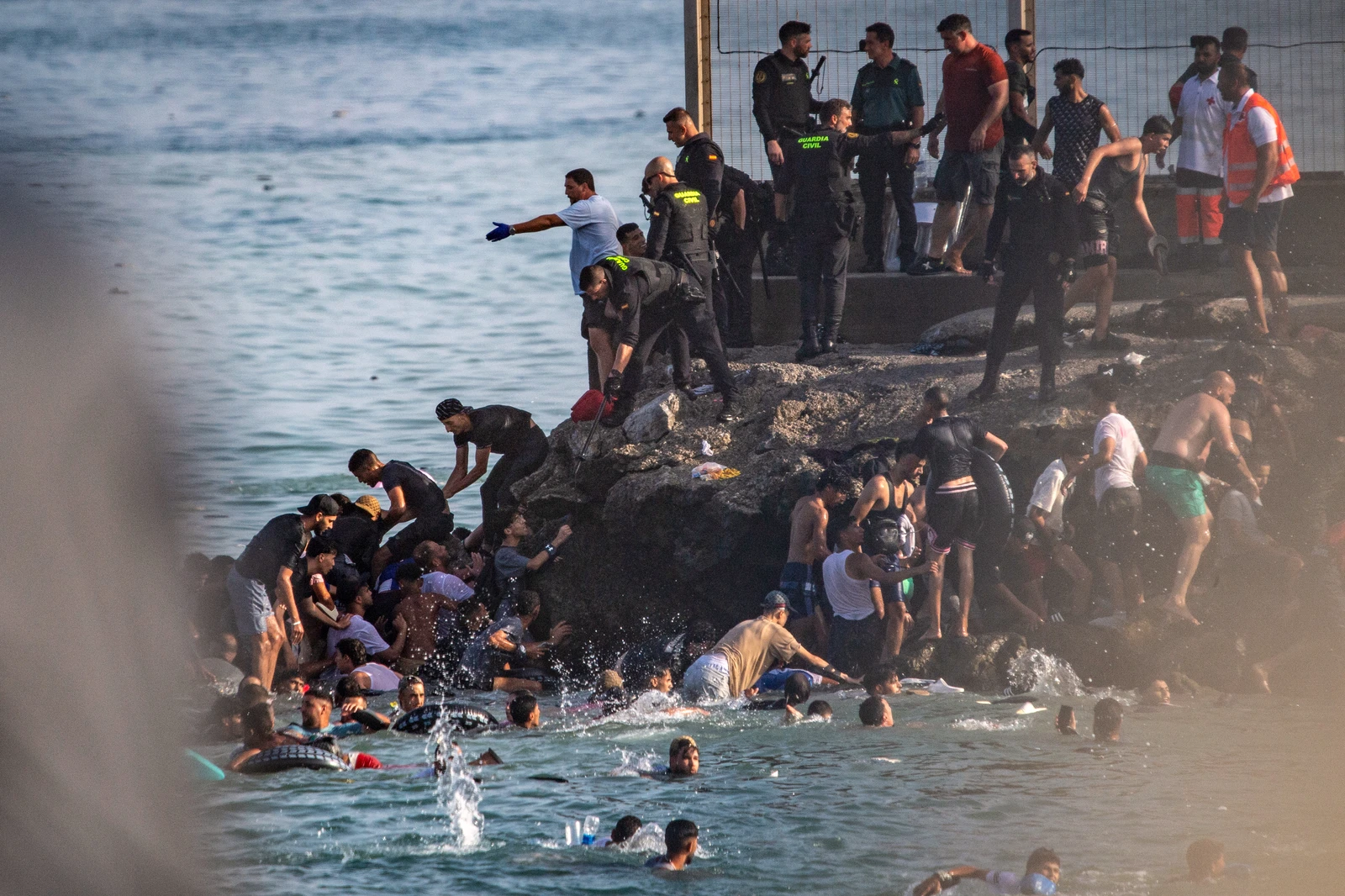 Intel reports warned Spain of mass entries in Ceuta