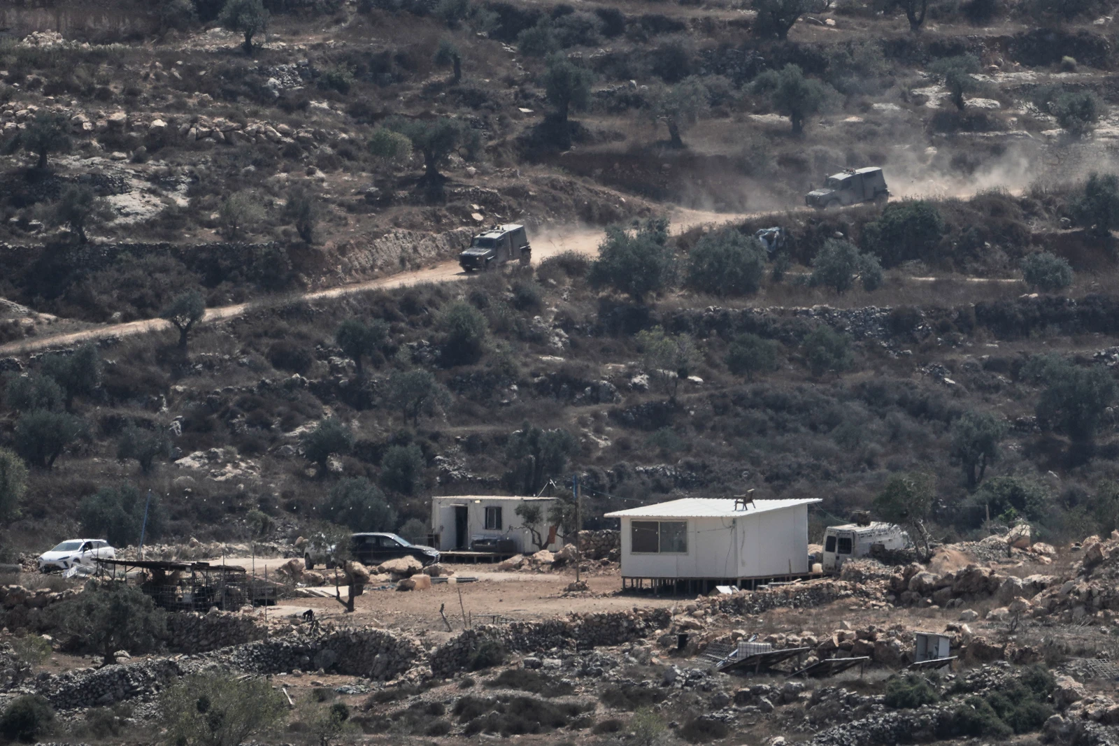 Britain intends to announce trade ban on West Bank settlement goods