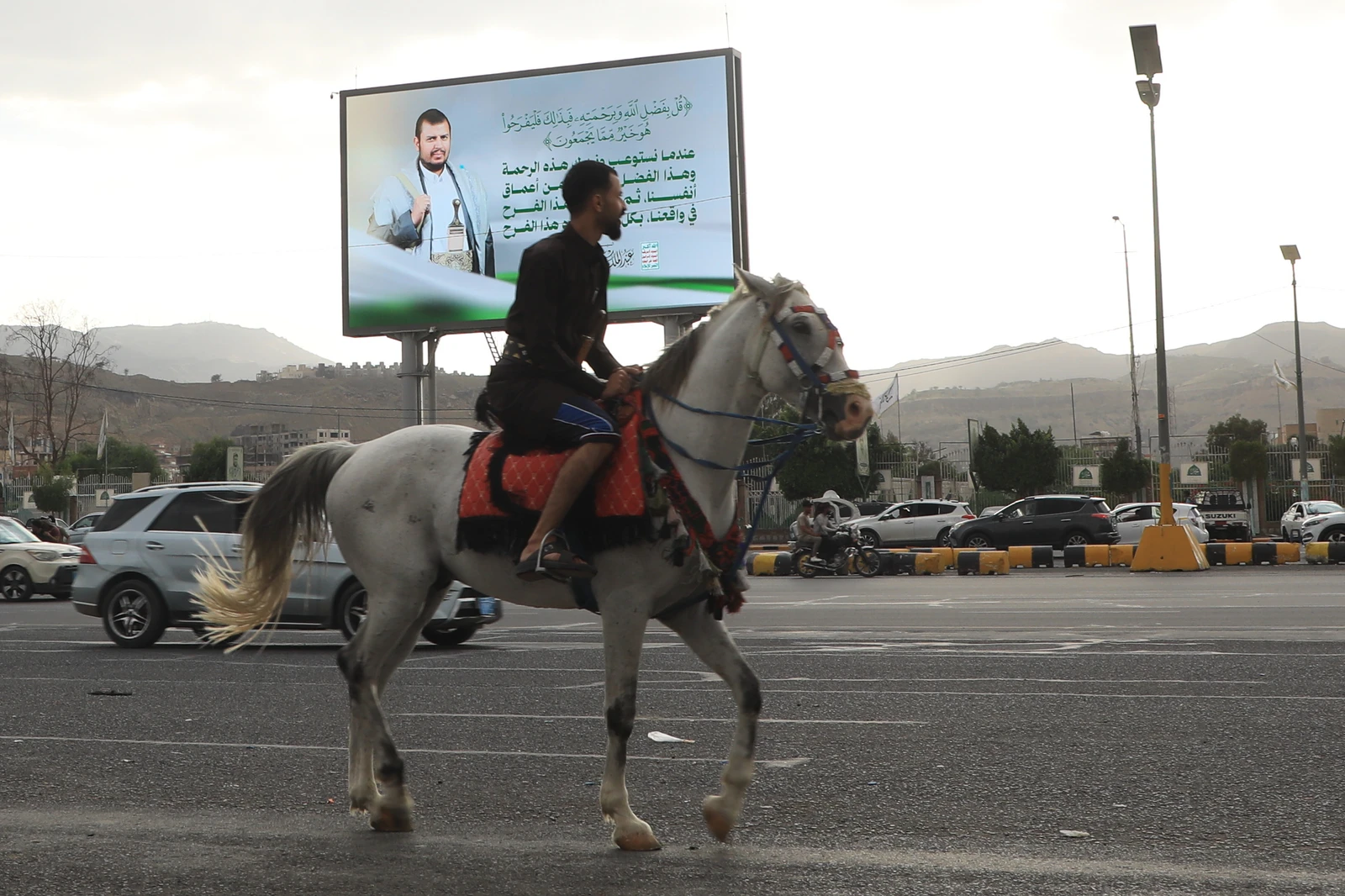 Has the battle to retake Sanaa from the Houthis begun?
