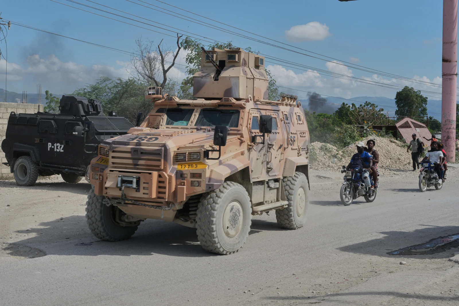 El Salvador says Haiti gangs holding 4 force members hostage, announces new rescue mission