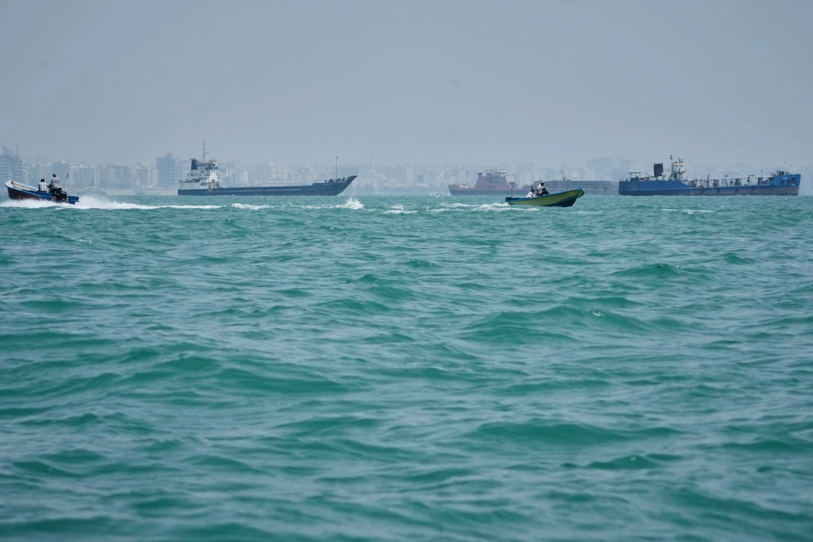 Iran warns South Korea against involvement in Hormuz